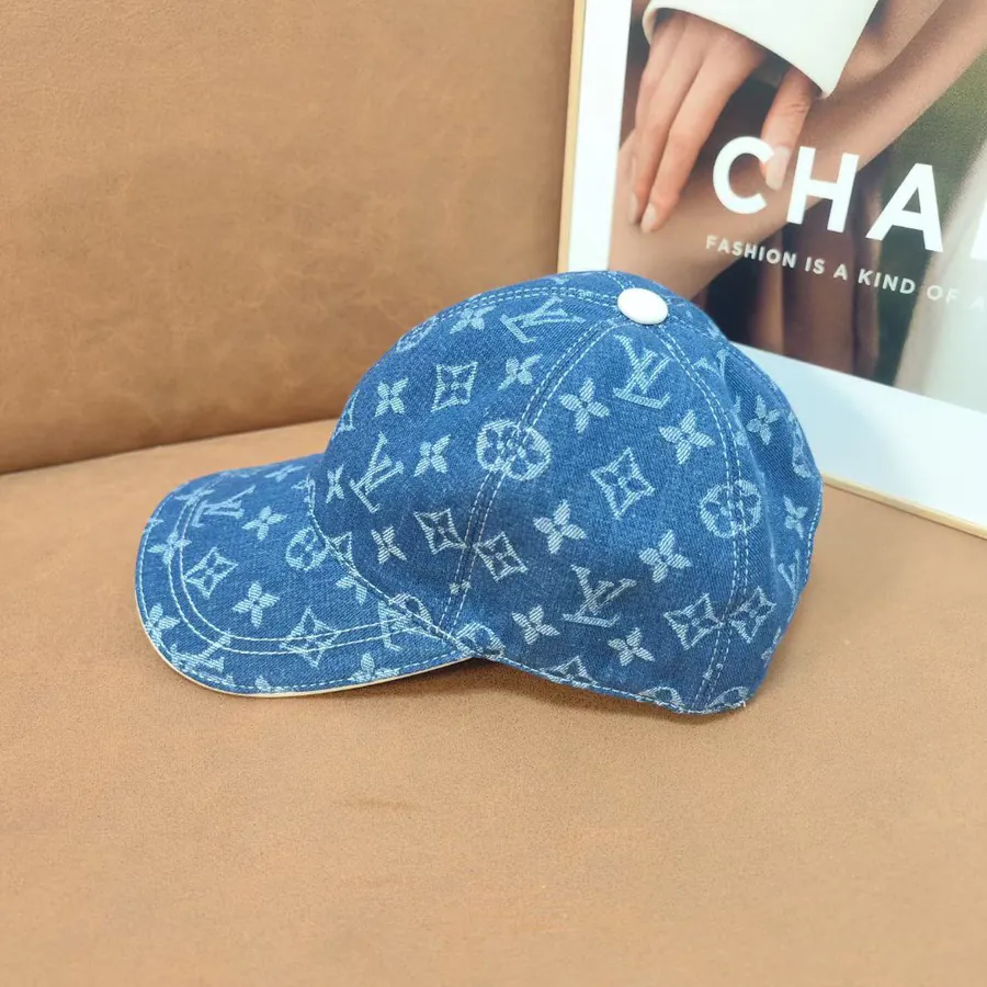 L Brand New Bucket Hat with Vintage Floral Pattern