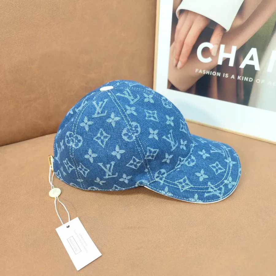 L Brand New Bucket Hat with Vintage Floral Pattern
