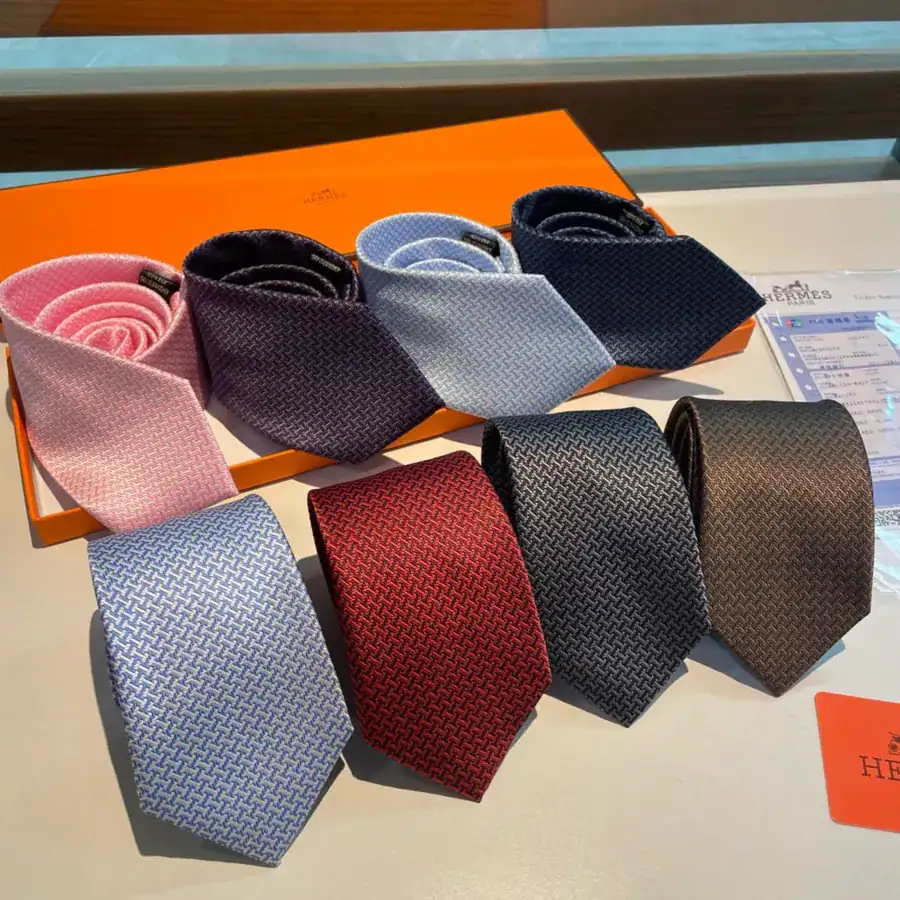 Geometric H Pattern Tie Men's New Collection