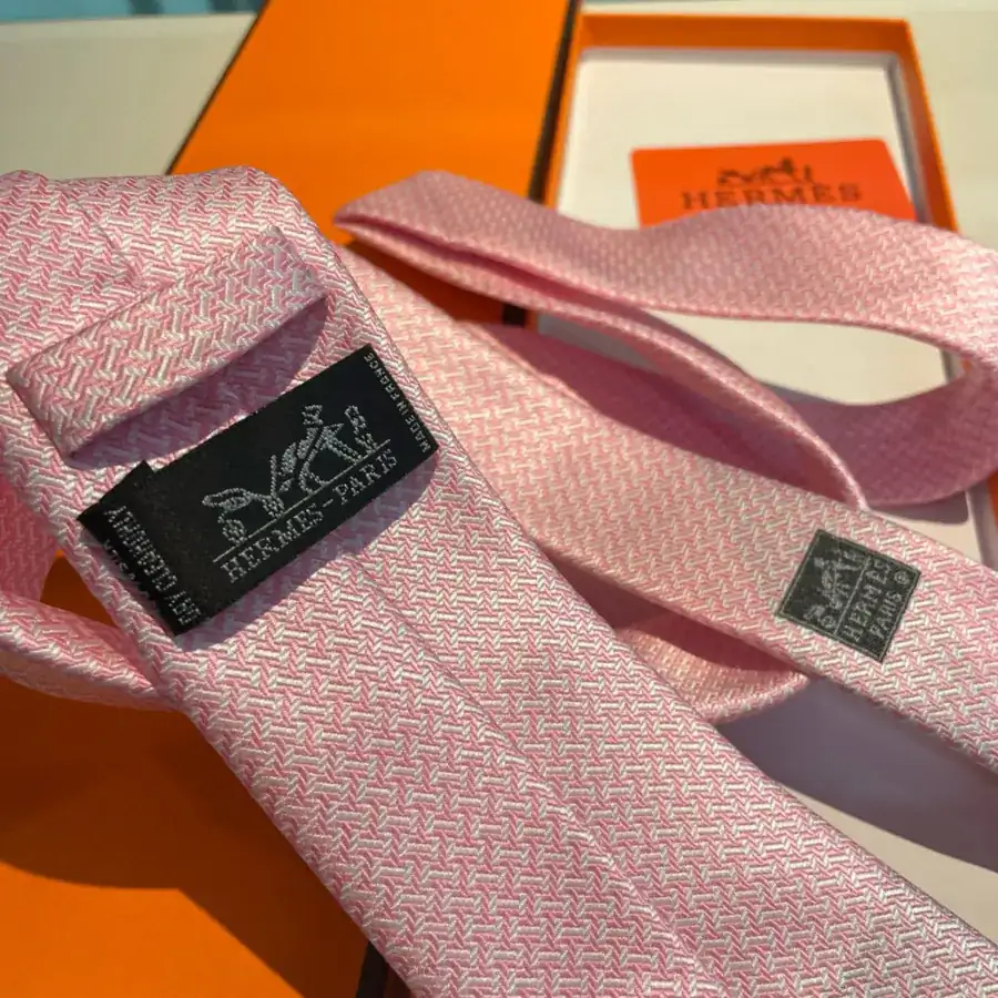 Geometric H Pattern Tie Men's New Collection
