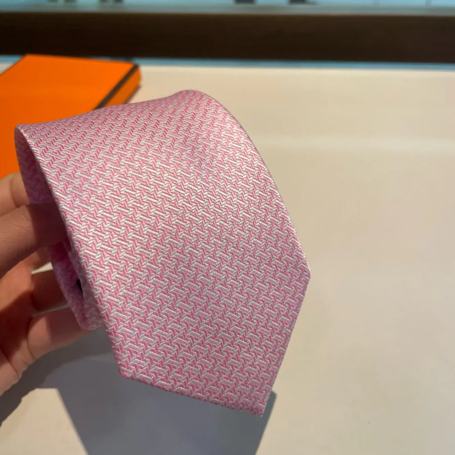 Geometric H Pattern Tie Men's New Collection