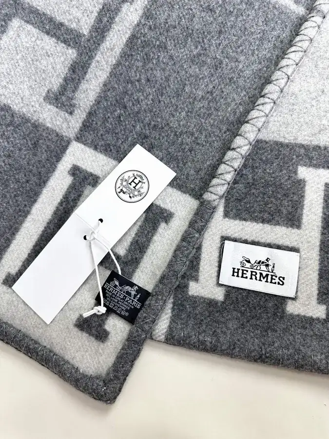 H Family Premium Cashmere Throw Blanket Classic Design, 170x135cm