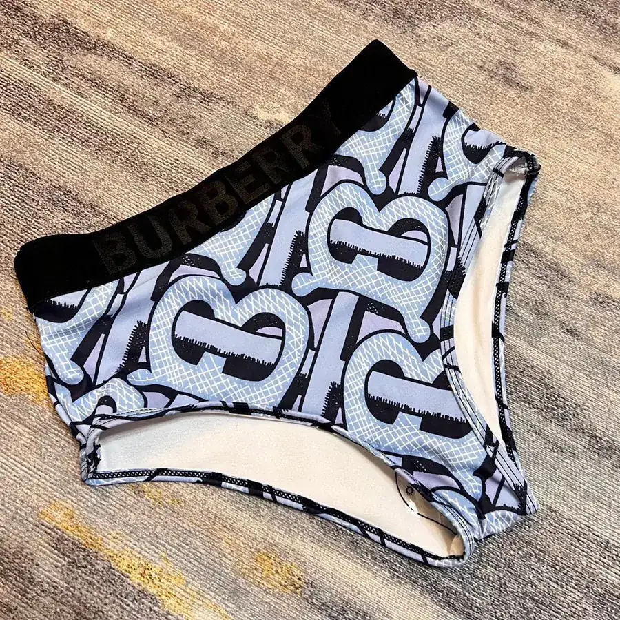 Tory Burch Print High Elasticity Yoga Workout Set Shapewear with Bra Pads + Slimming High Waist Leggings