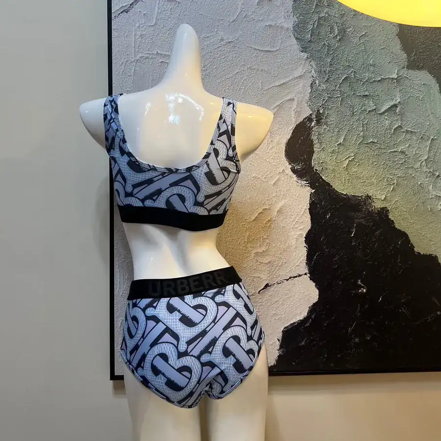 Tory Burch Print High Elasticity Yoga Workout Set Shapewear with Bra Pads + Slimming High Waist Leggings