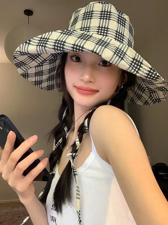 TB Oversized Bucket Hat with Wide Brim