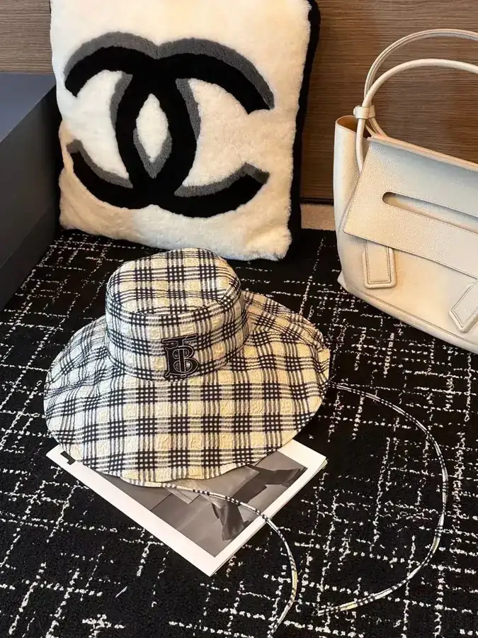 TB Oversized Bucket Hat with Wide Brim