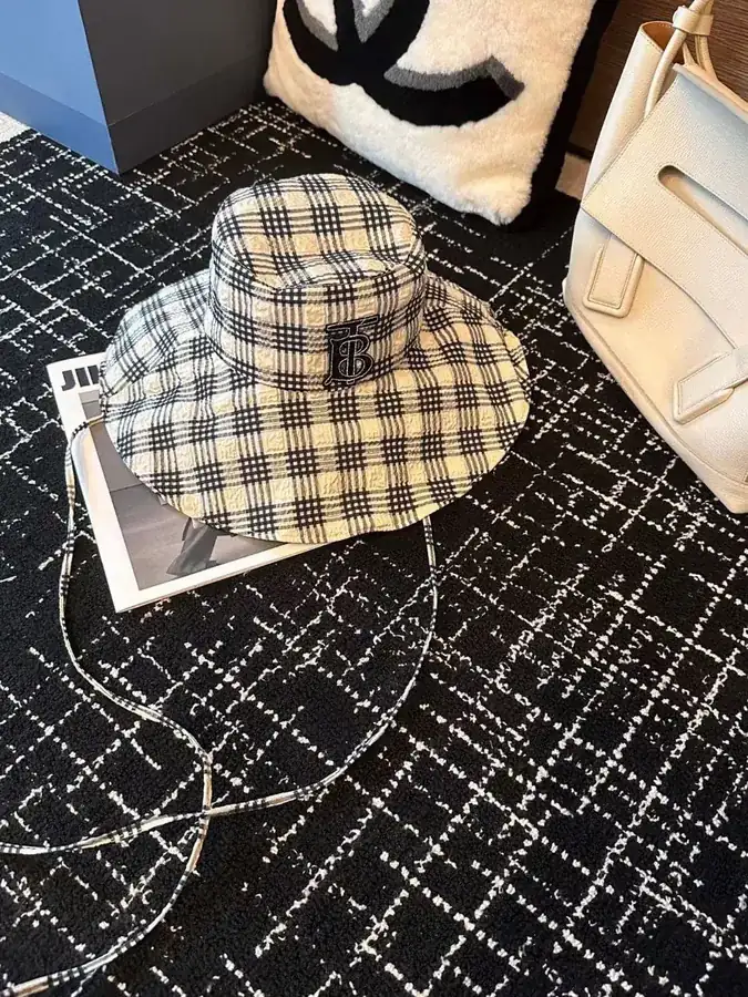 TB Oversized Bucket Hat with Wide Brim