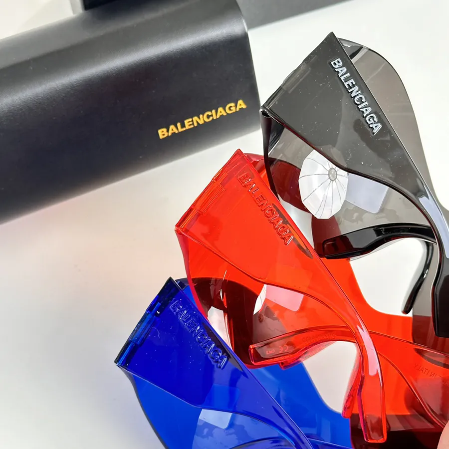 BALENCIAG Parisian Style Bucket Bag