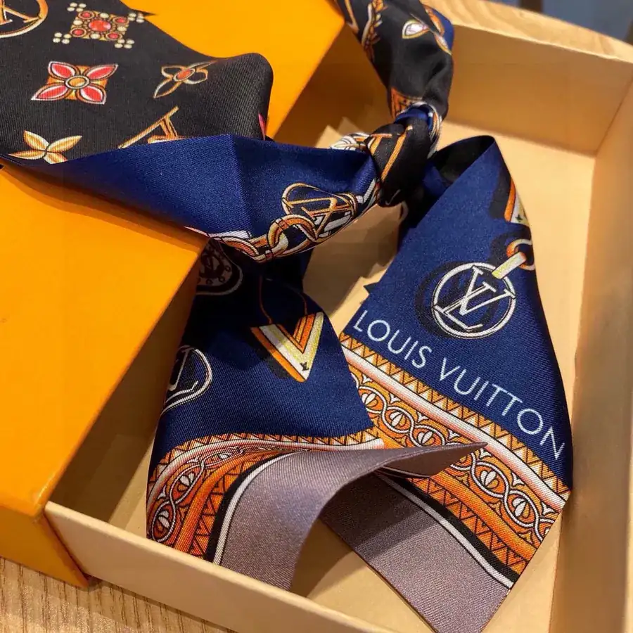 L Brand Double Silk Scarf Versatile and Elegant