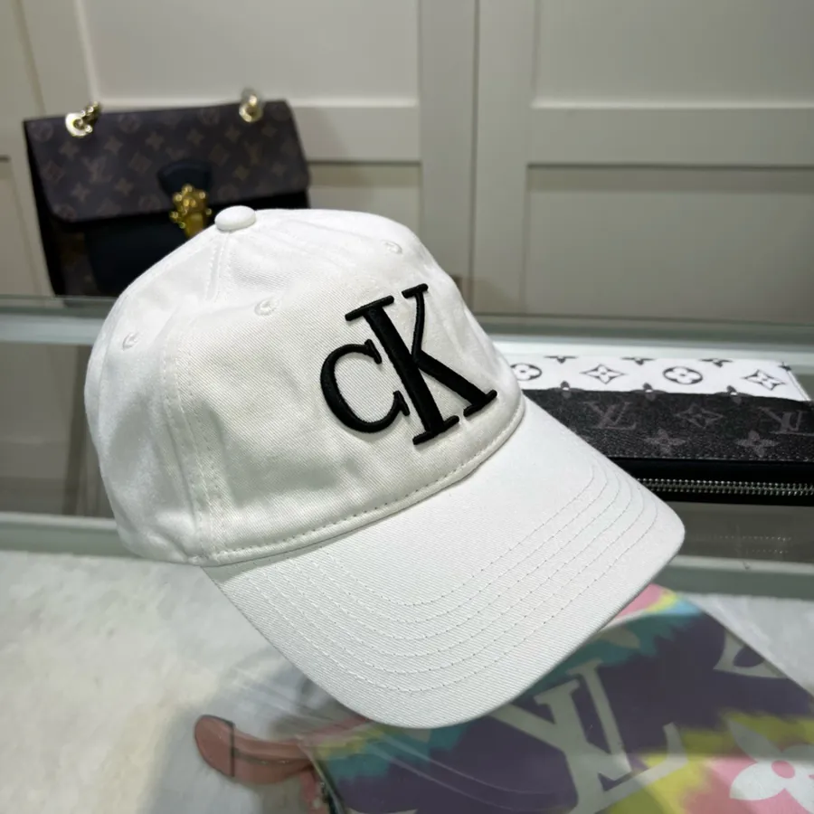 Cain Klein Classic P43 Handbag with Embroidered Logo