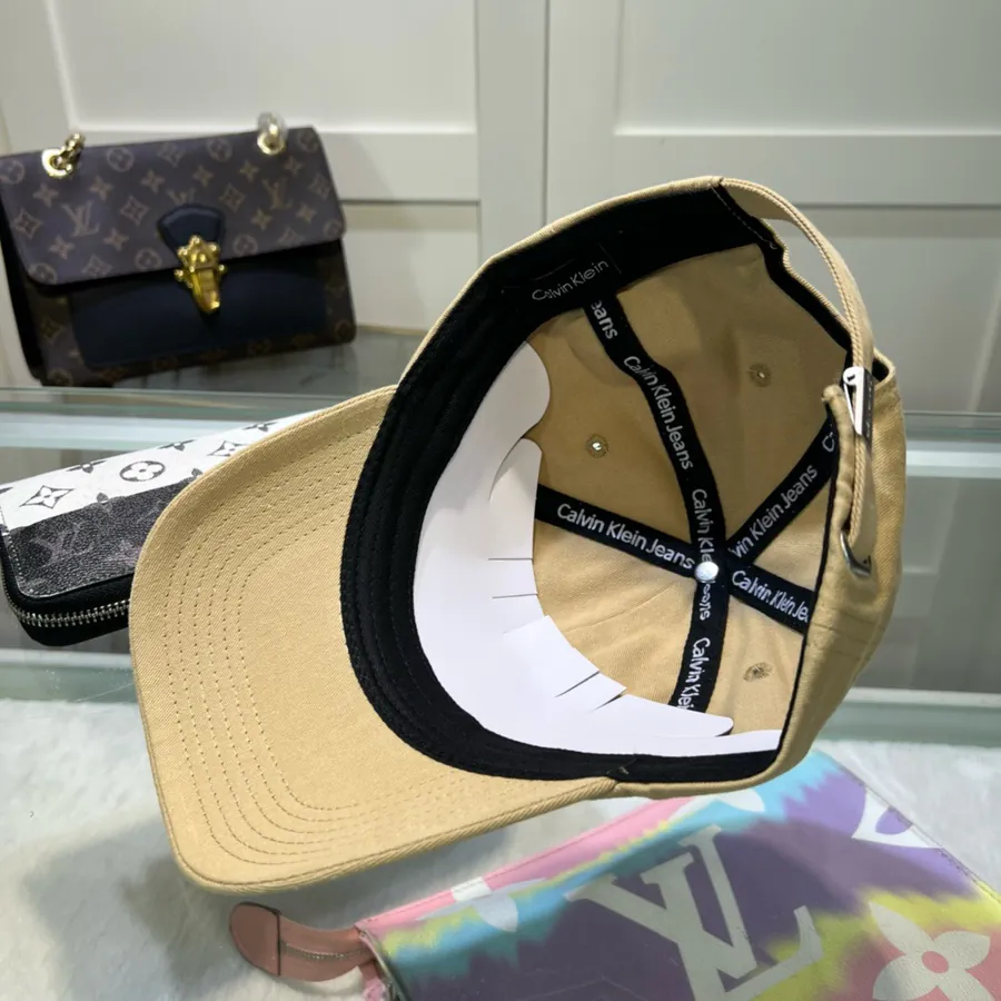 Cain Klein Classic P43 Handbag with Embroidered Logo