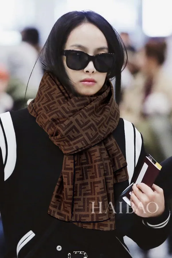 FF Collage Trimmed Scarf Ultimate Luxury for Travel and Daily Wear