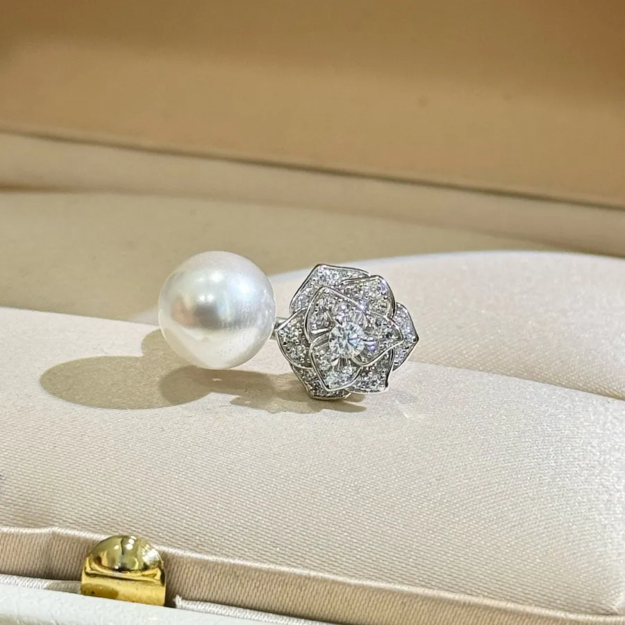 P95 A3735 Elegant Tea Rose Flower Open Ring with Diamonds and Pearls