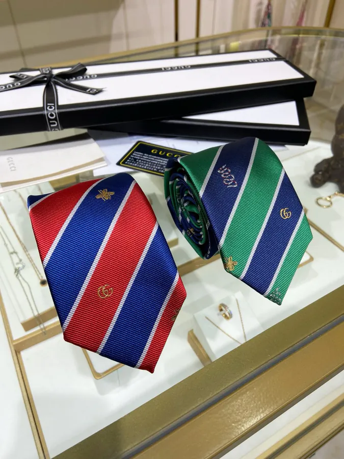 P60 G Family New Men's Tie
