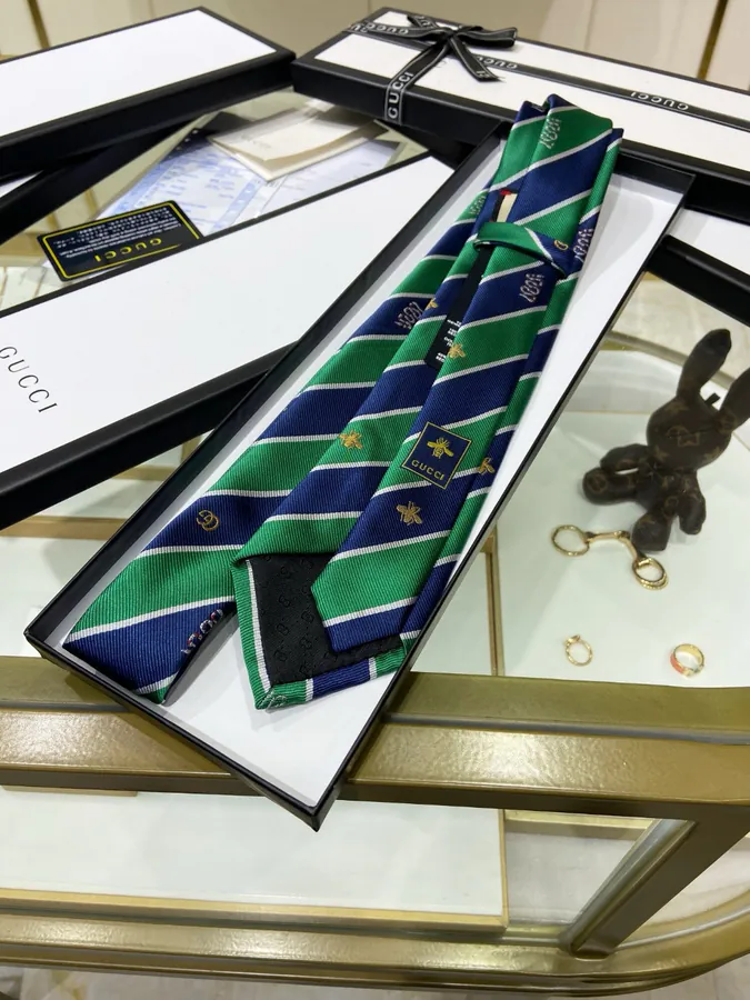 P60 G Family New Men's Tie