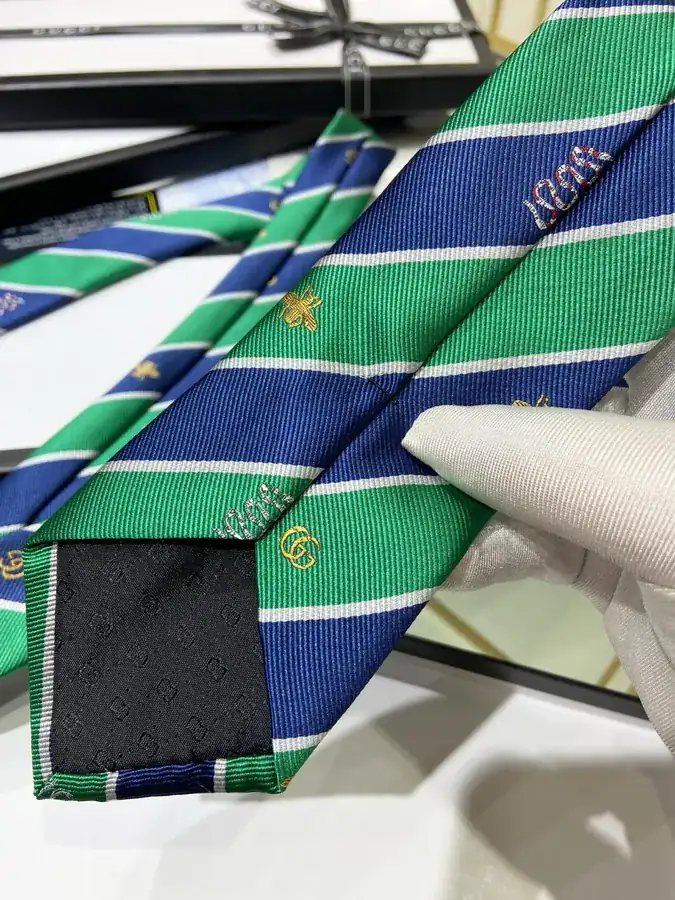 P60 G Family New Men's Tie