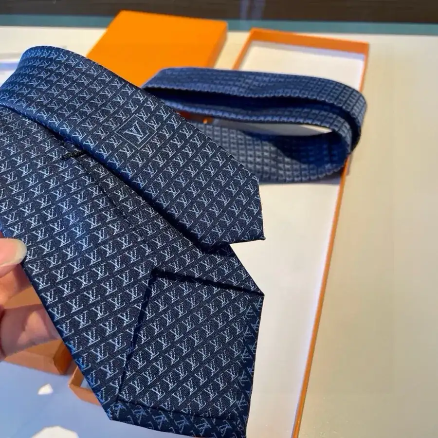 L Letter Tie Diamonds V Tie for Men