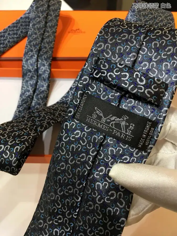 P60 Men's New Tie Series Horse Shoe Tie