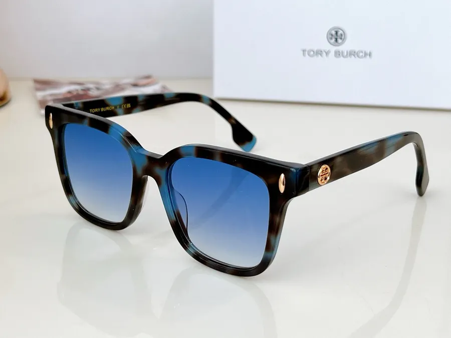Tory Burch P135 Bucket Bag