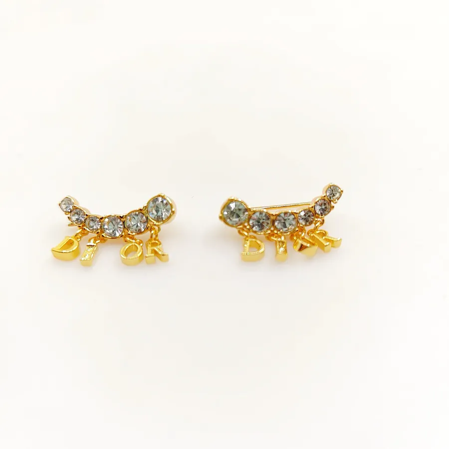 D*or Latest Letter Earring Clip