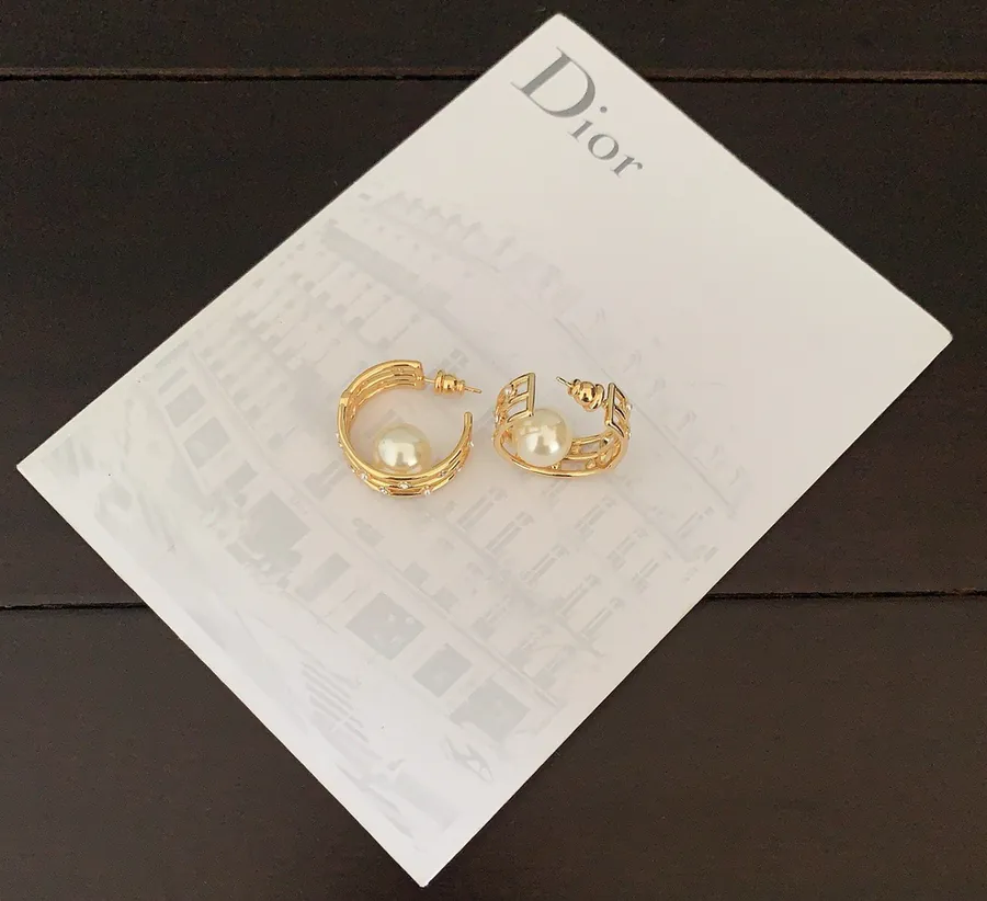 P50 D*or Latest Pearl Earrings