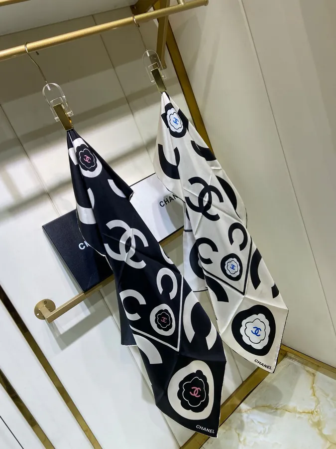 New P120 Coco Letter Flower 90 Silk Scarf