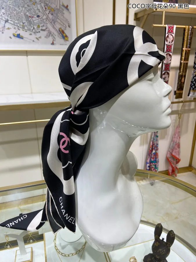 New P120 Coco Letter Flower 90 Silk Scarf