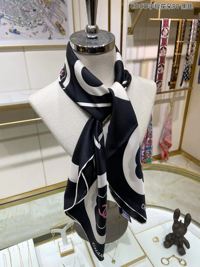 New P120 Coco Letter Flower 90 Silk Scarf