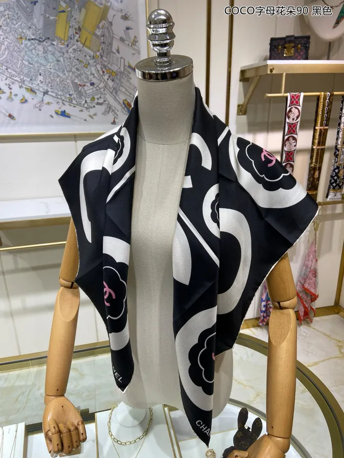 New P120 Coco Letter Flower 90 Silk Scarf