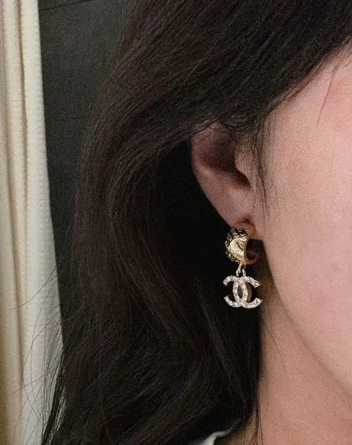 CHANE 24P New Embossed Half Moon Letter Stud Earrings