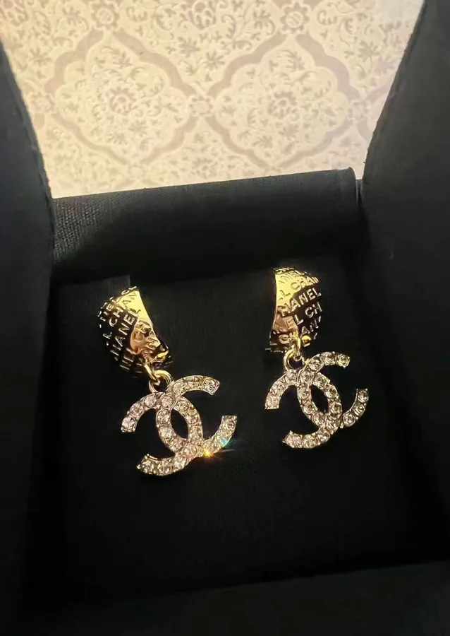 CHANE 24P New Embossed Half Moon Letter Stud Earrings