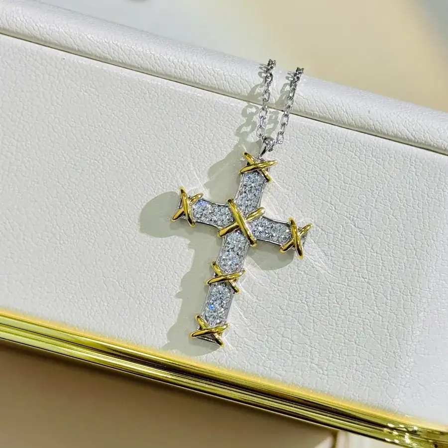 T Family Classic Cross Pendant Necklace Romantic and Elegant