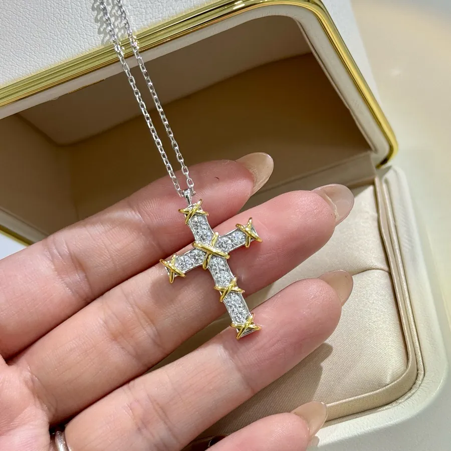 T Family Classic Cross Pendant Necklace Romantic and Elegant