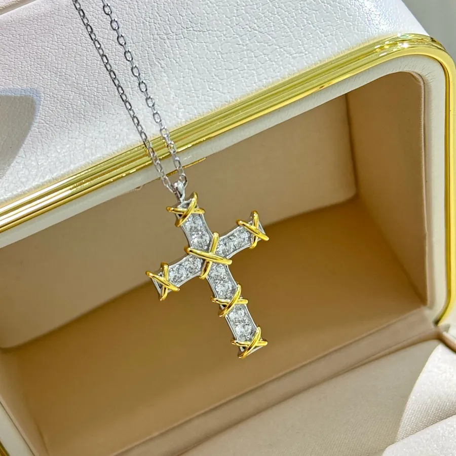 T Family Classic Cross Pendant Necklace Romantic and Elegant