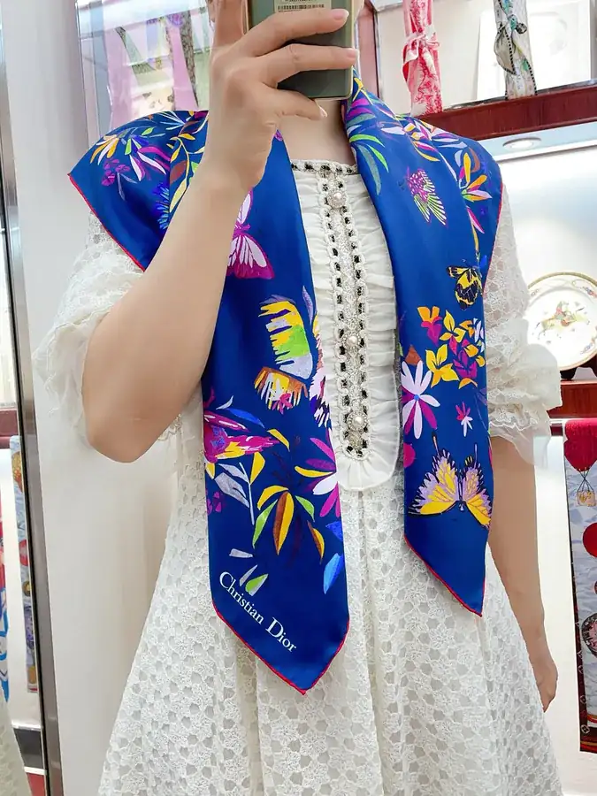 Colorful Jungle 90 Silk Scarf