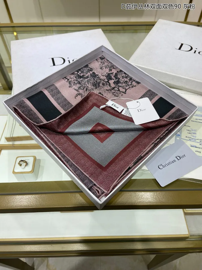 D菇伊丛林 Double Sided Double Color 90 Silk Scarf