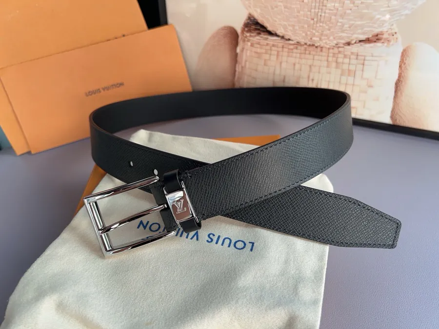 Vendome Belt in Calfskin with Sleek Lines