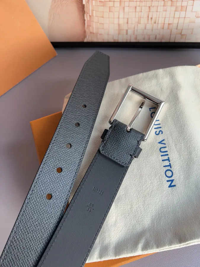 Vendome Belt in Calfskin with Sleek Lines