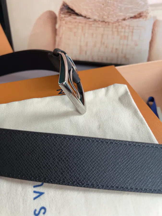 Vendome Belt in Calfskin with Sleek Lines