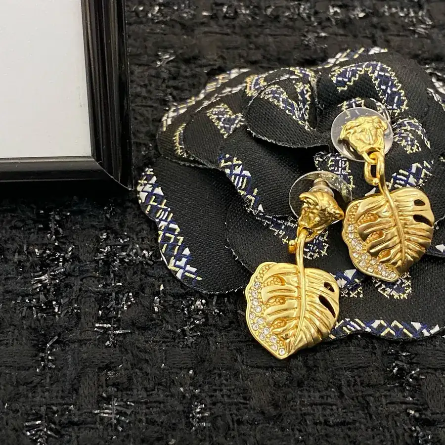 New Arrival Fanjia New Earrings