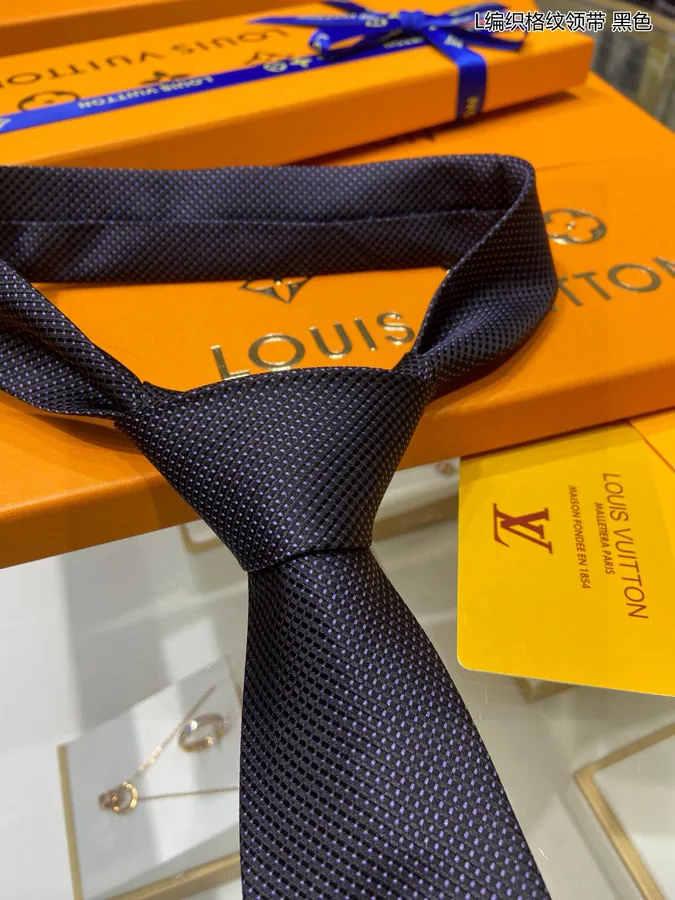 L Woven Pattern Tie for Men Diamonds V Tie