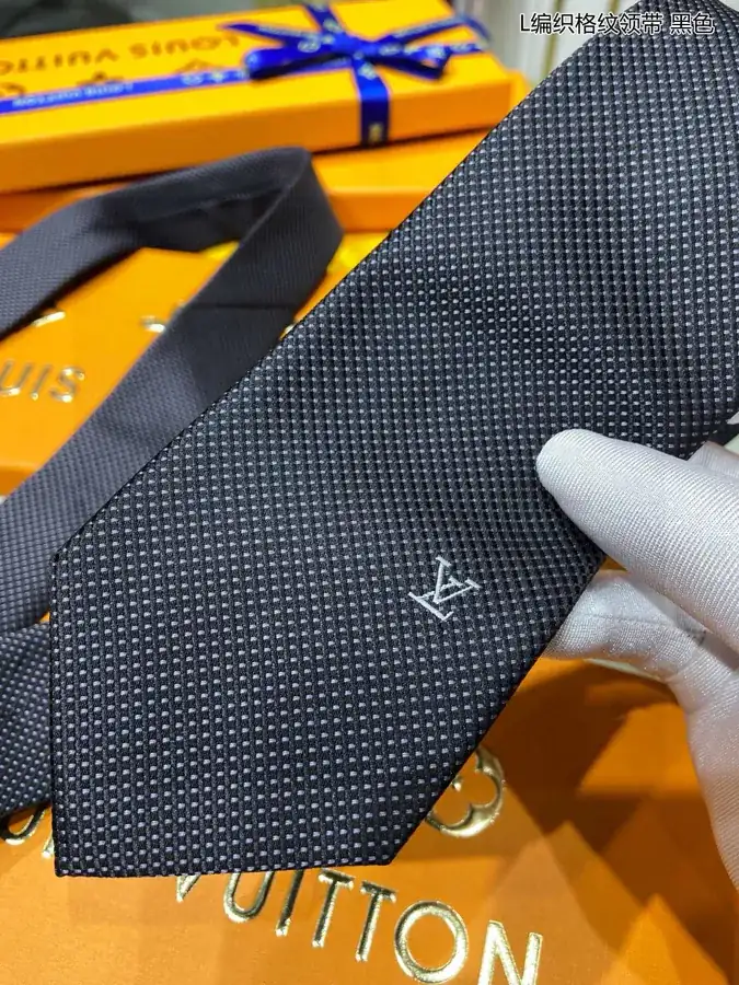 L Woven Pattern Tie for Men Diamonds V Tie