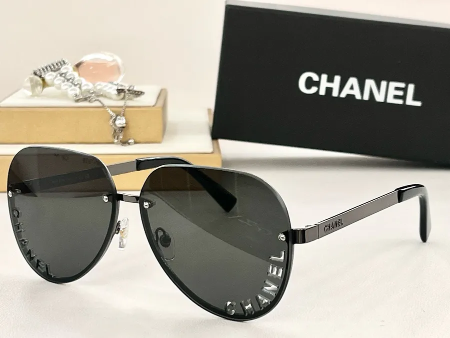 P135 CHANE Bucket Bag