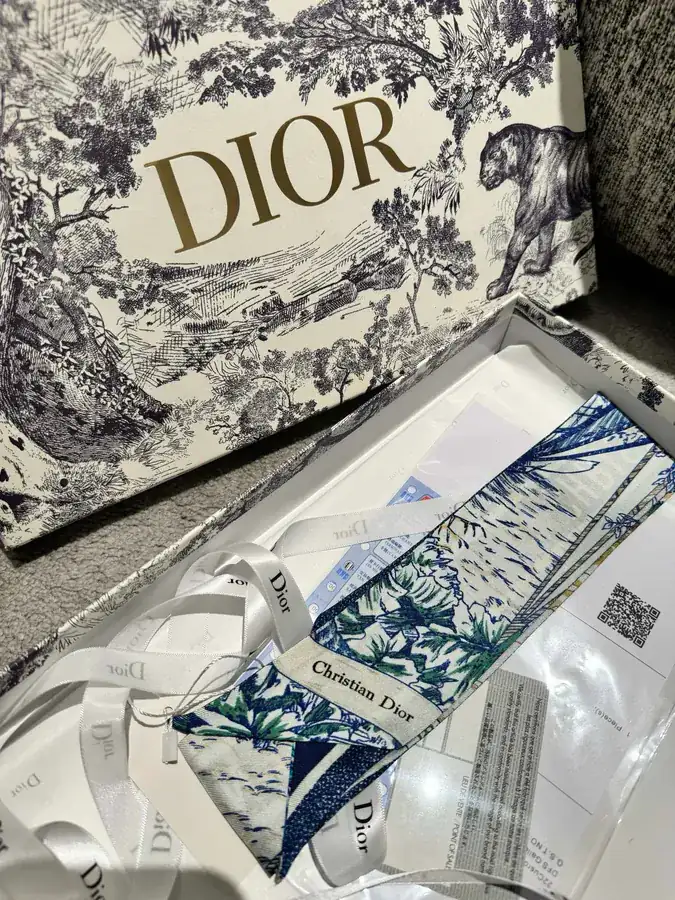 D House Silk Scarf Double Layered