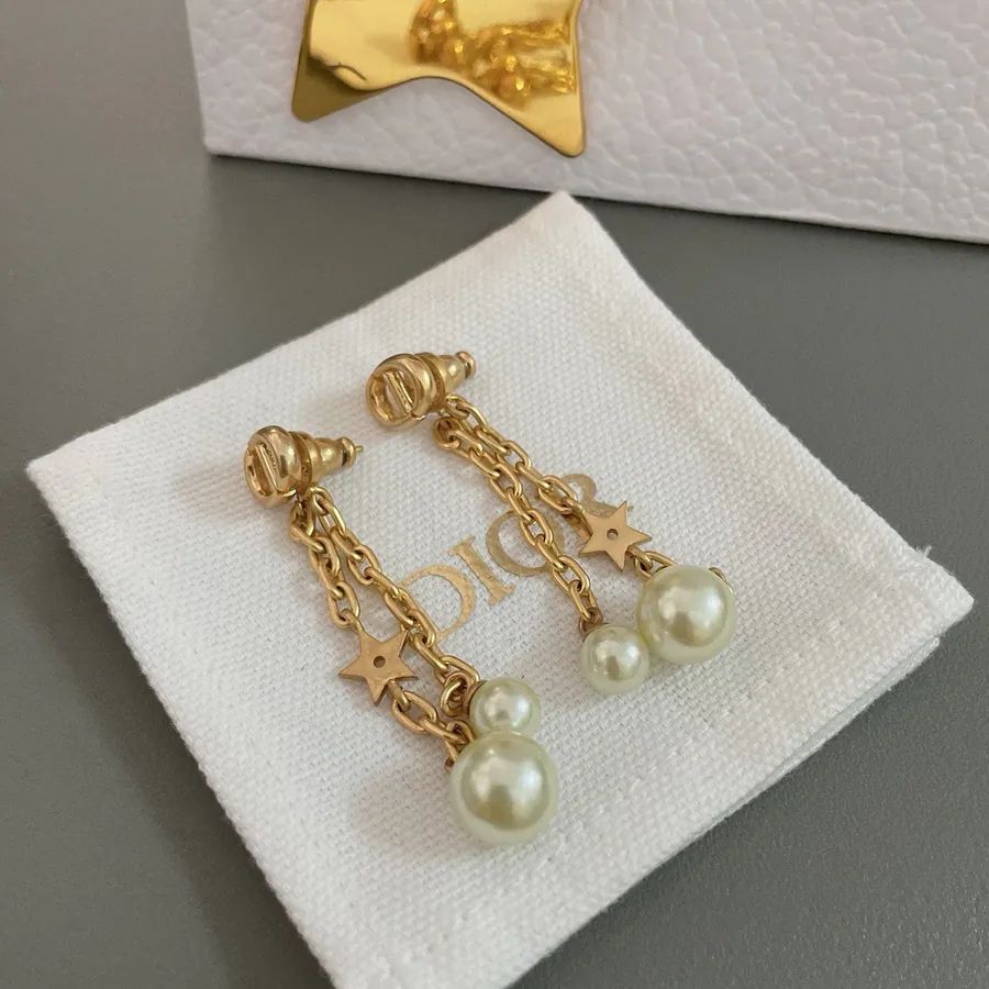 D Flowery Chain Earrings Elegant and Flattering