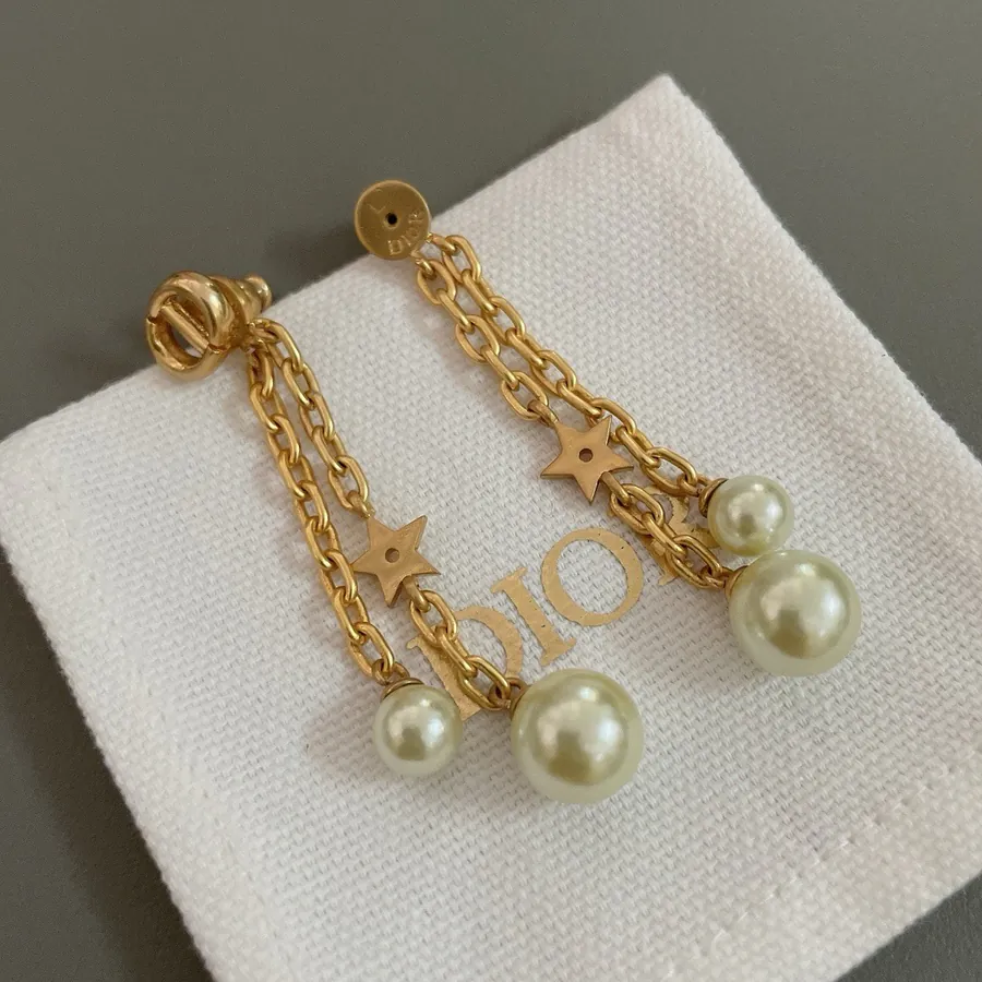 D Flowery Chain Earrings Elegant and Flattering