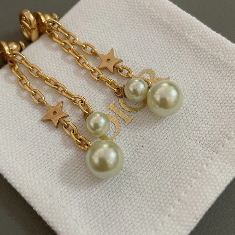D Flowery Chain Earrings Elegant and Flattering