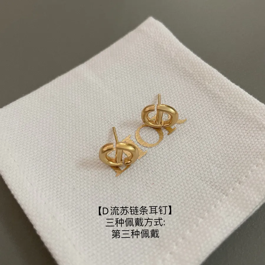D Flowery Chain Earrings Elegant and Flattering