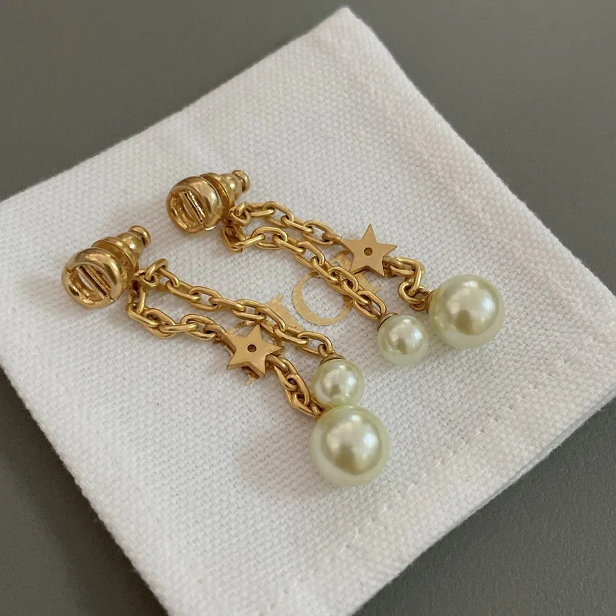 D Flowery Chain Earrings Elegant and Flattering