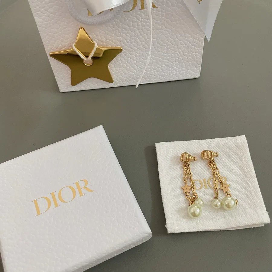D Flowery Chain Earrings Elegant and Flattering
